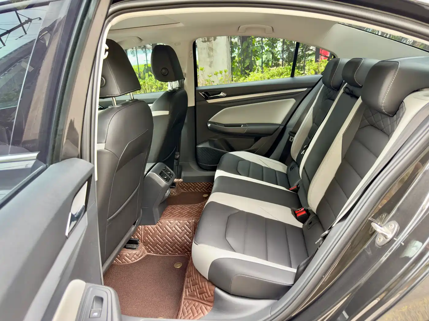 Volkswagen Bora 2023 300TSI DSG Premium Edition фото 13