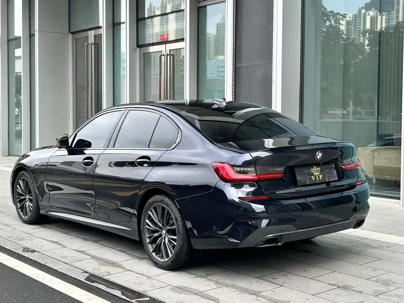 BMW 3 Series 2021 325i M Sport Night Edition фото 5