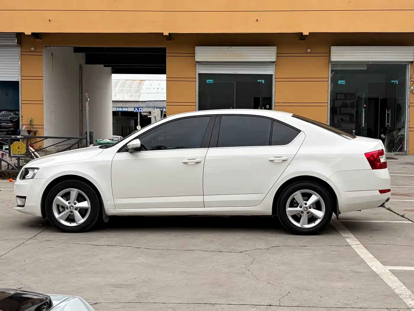 Škoda Octavia 2015 1.6L Automatic逸杰版 фото 16