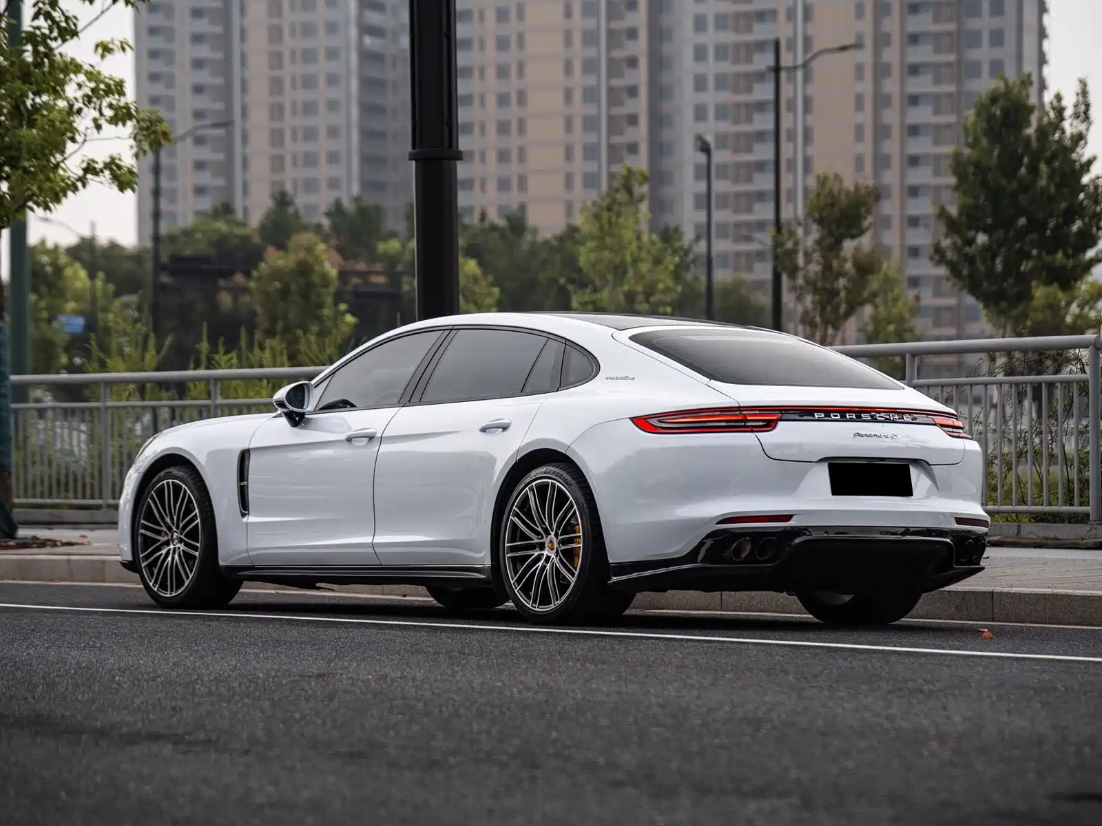 Photo 6 - Porsche Panamera
