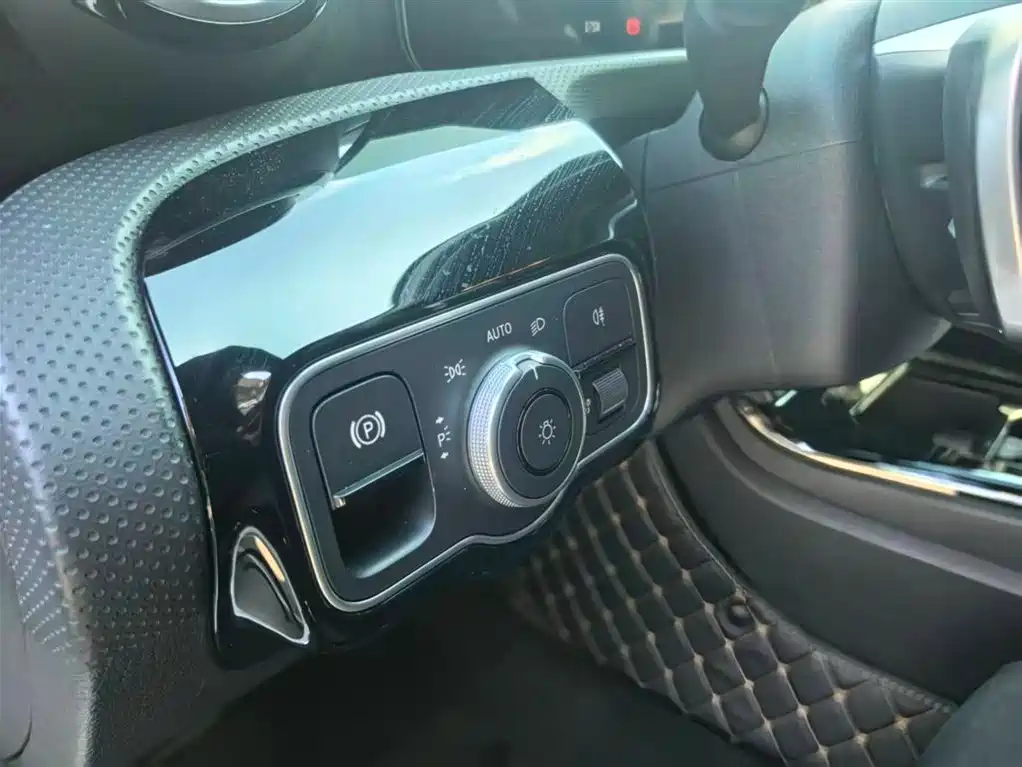 Mercedes-Benz CLA (Import) 2024 CLA 200 фото 14