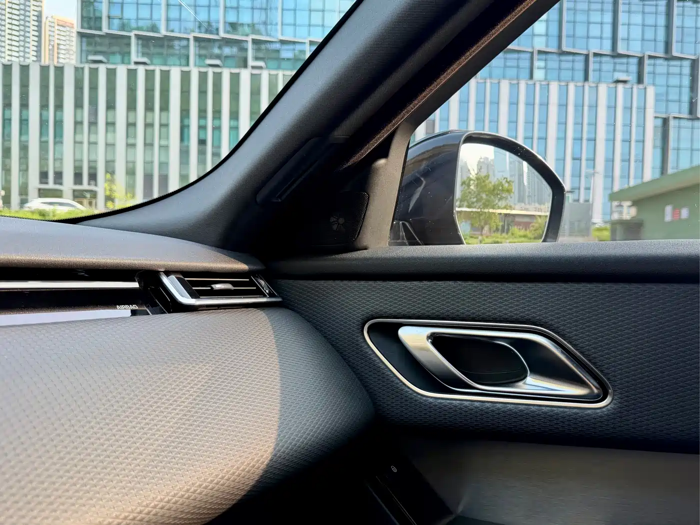 Land Rover Range Rover Velar 2019 250PS R-DYNAMIC S фото 15