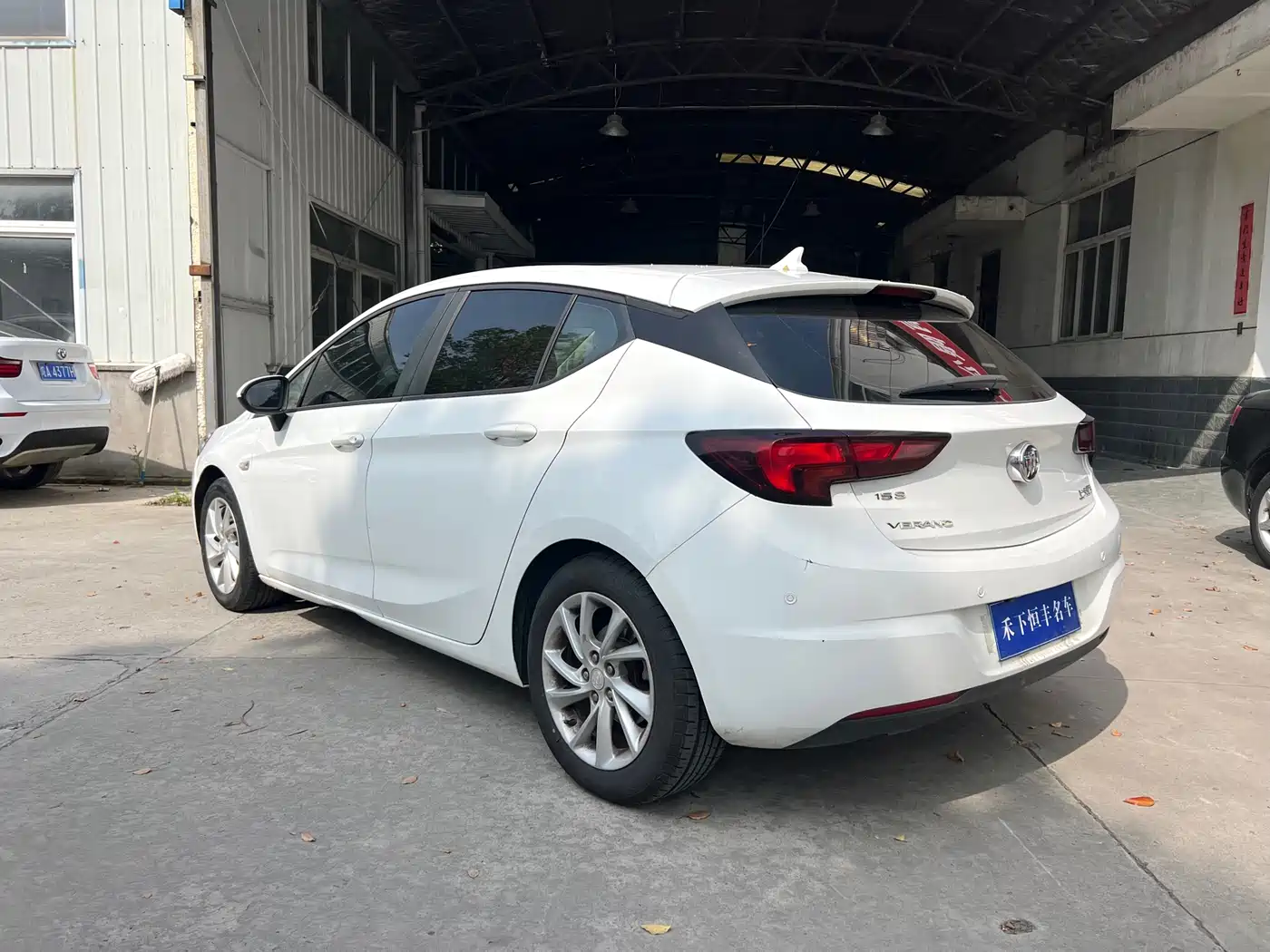 Buick Verano 2016 Hatchback 15S Auto Progressive фото 5