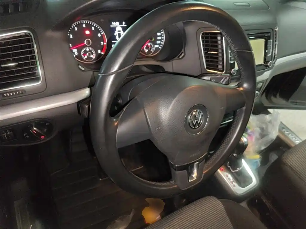 Volkswagen Sharan 2014 2.0TSI Standard фото 11