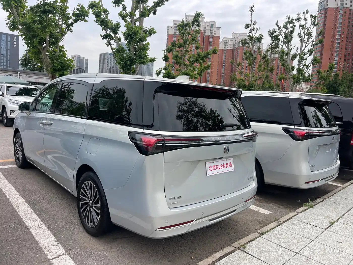 Buick GL8 New Energy 2025 Land Honor Premium Edition 7-Seater фото 19