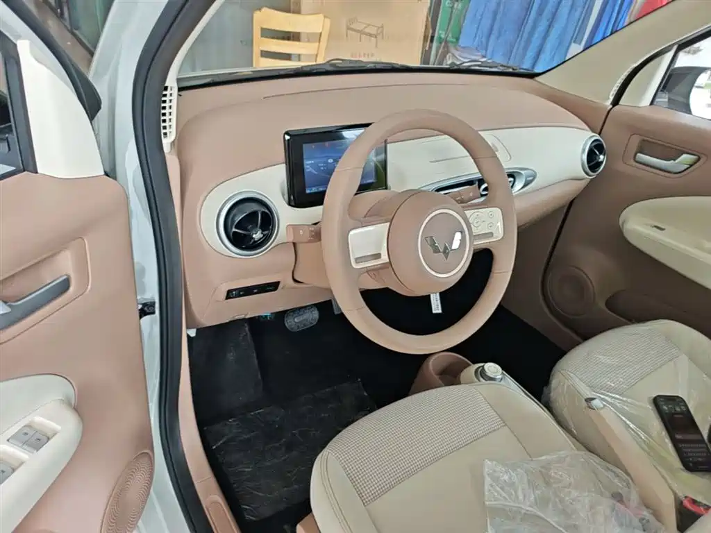 Wuling Motors Hongguang MINIEV 2026 2025 4-Door Advanced