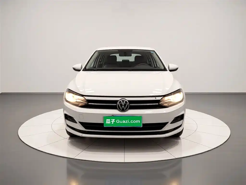 Volkswagen Polo 2023 Facelift Plus 1.5L Auto Joyful Living Edition фото 3