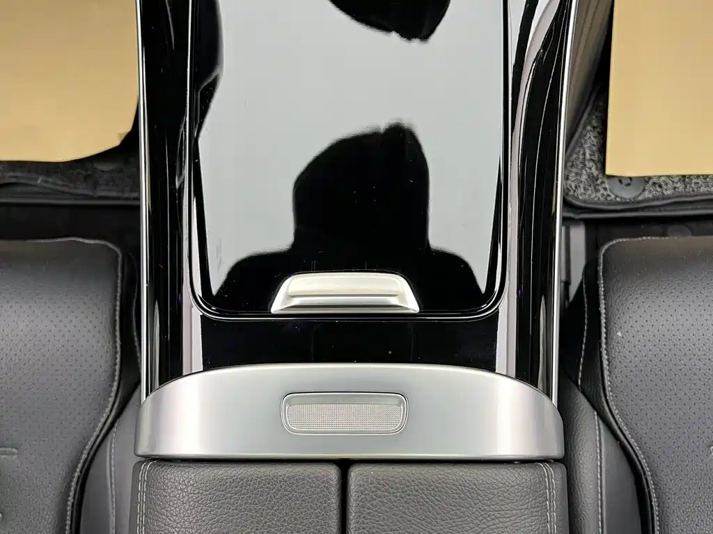 Фото 26 - Mercedes-Benz C-Class