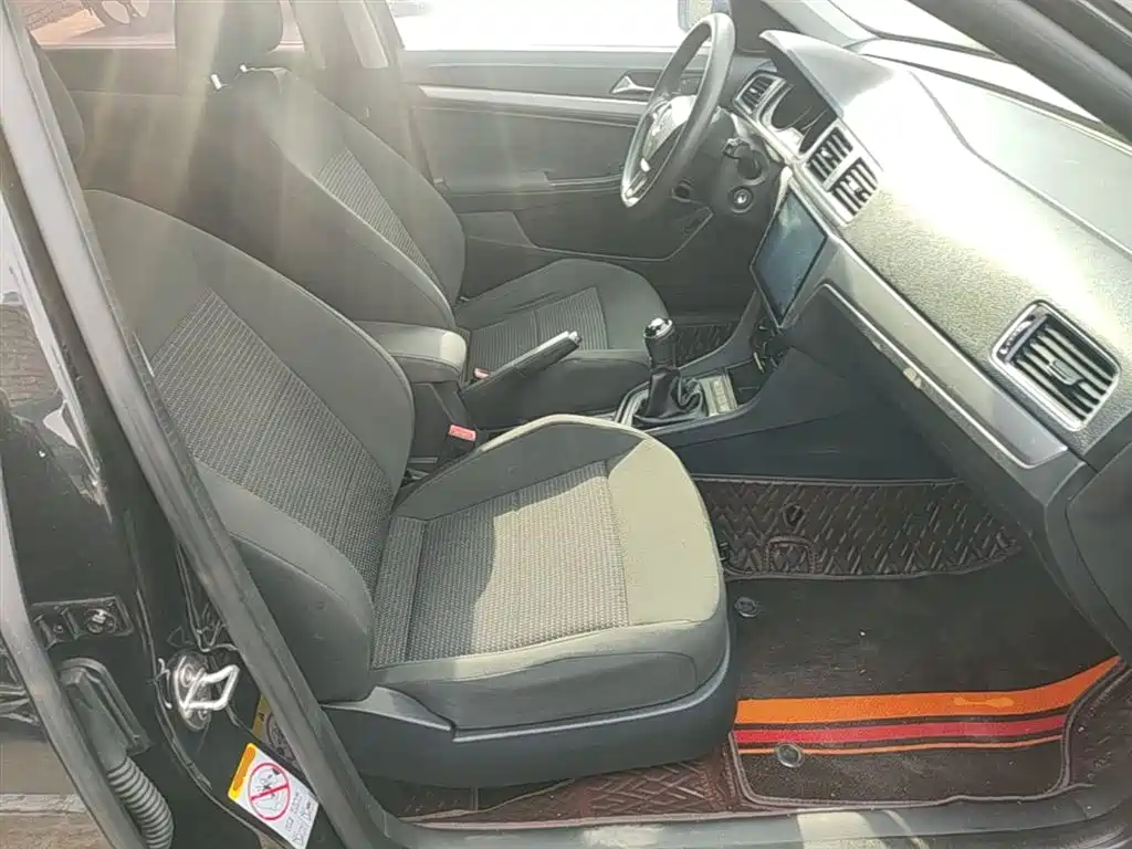 Volkswagen Lavida 2017 1.6L Manual Trend Edition фото 25