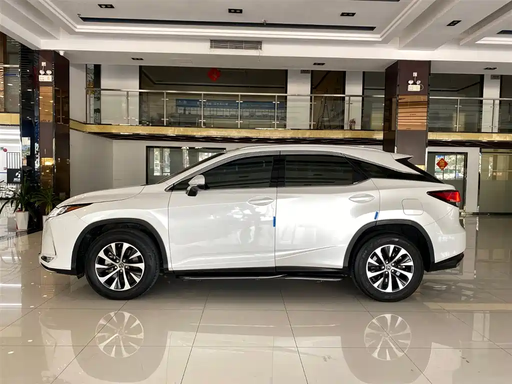Lexus RX 2020 Facelift 300 2WD Elite Edition фото 4