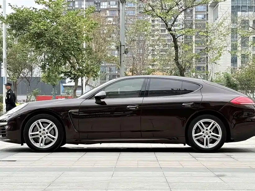 Porsche Panamera 2014 Panamera 3.0T фото 6