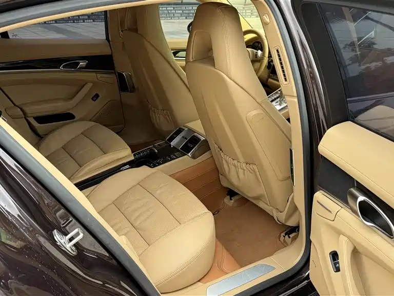 Porsche Panamera 2014 Panamera 3.0T фото 17