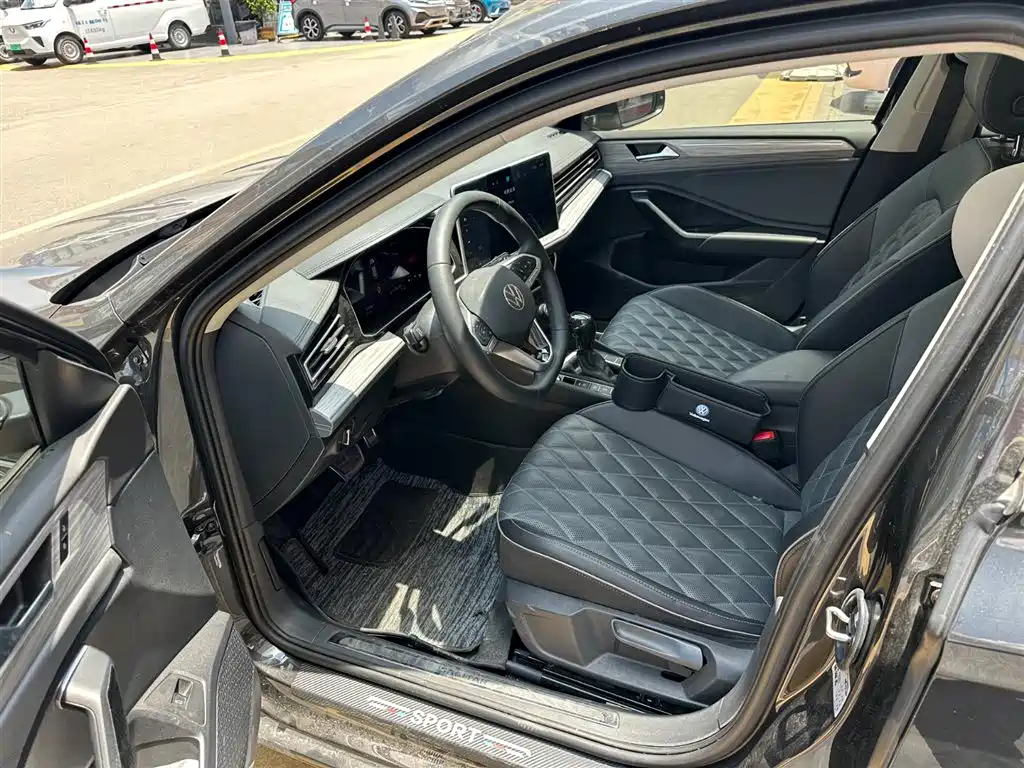Volkswagen Sagitar 2023 300TSI DSG Surpassing Edition фото 8