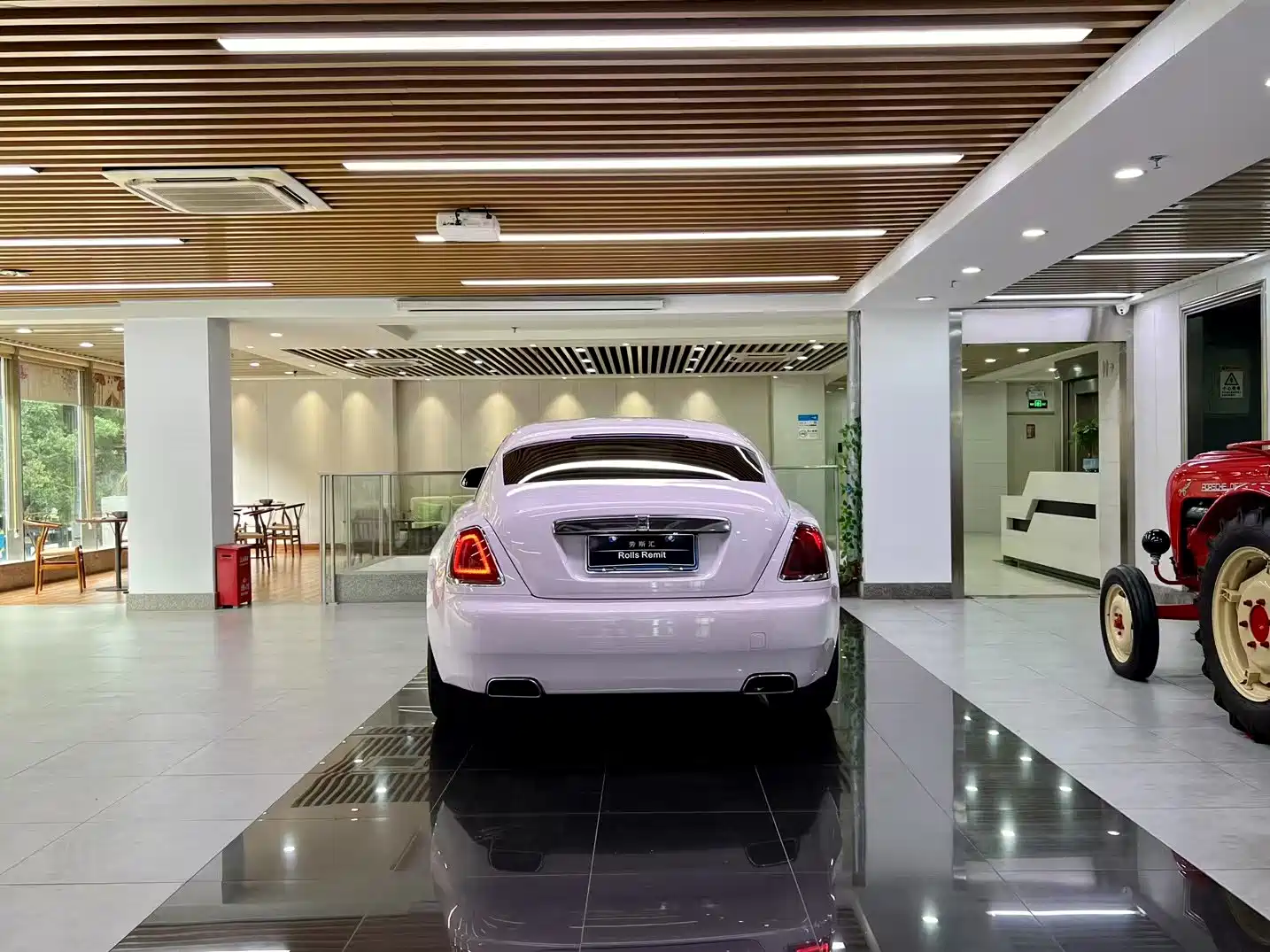 Фото 4 - Rolls-Royce Wraith