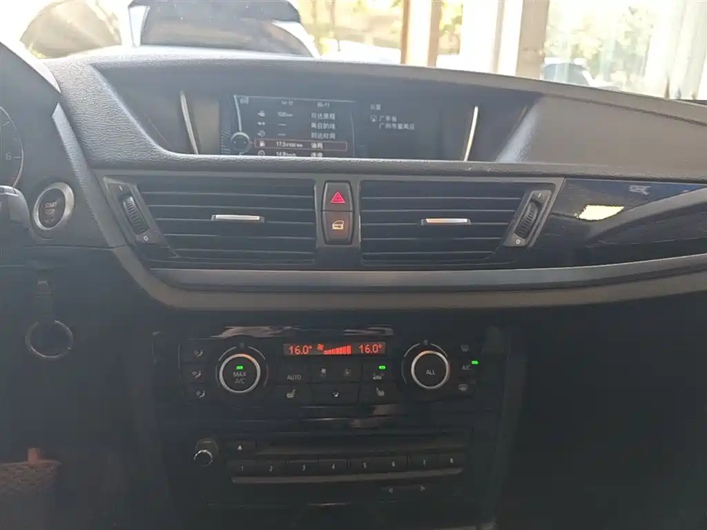 BMW X1 2015 Model sDrive18i Leading Advanced Edition фото 13