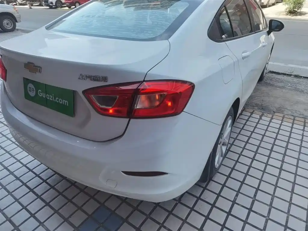 Chevrolet Cruze 2018 320 Automatic Pioneer Sunroof Edition фото 8