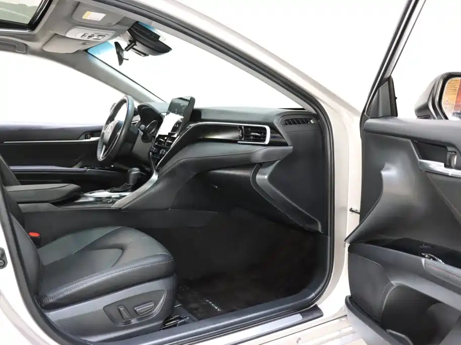 Toyota Camry 2023 2021 2.0G Luxury Edition