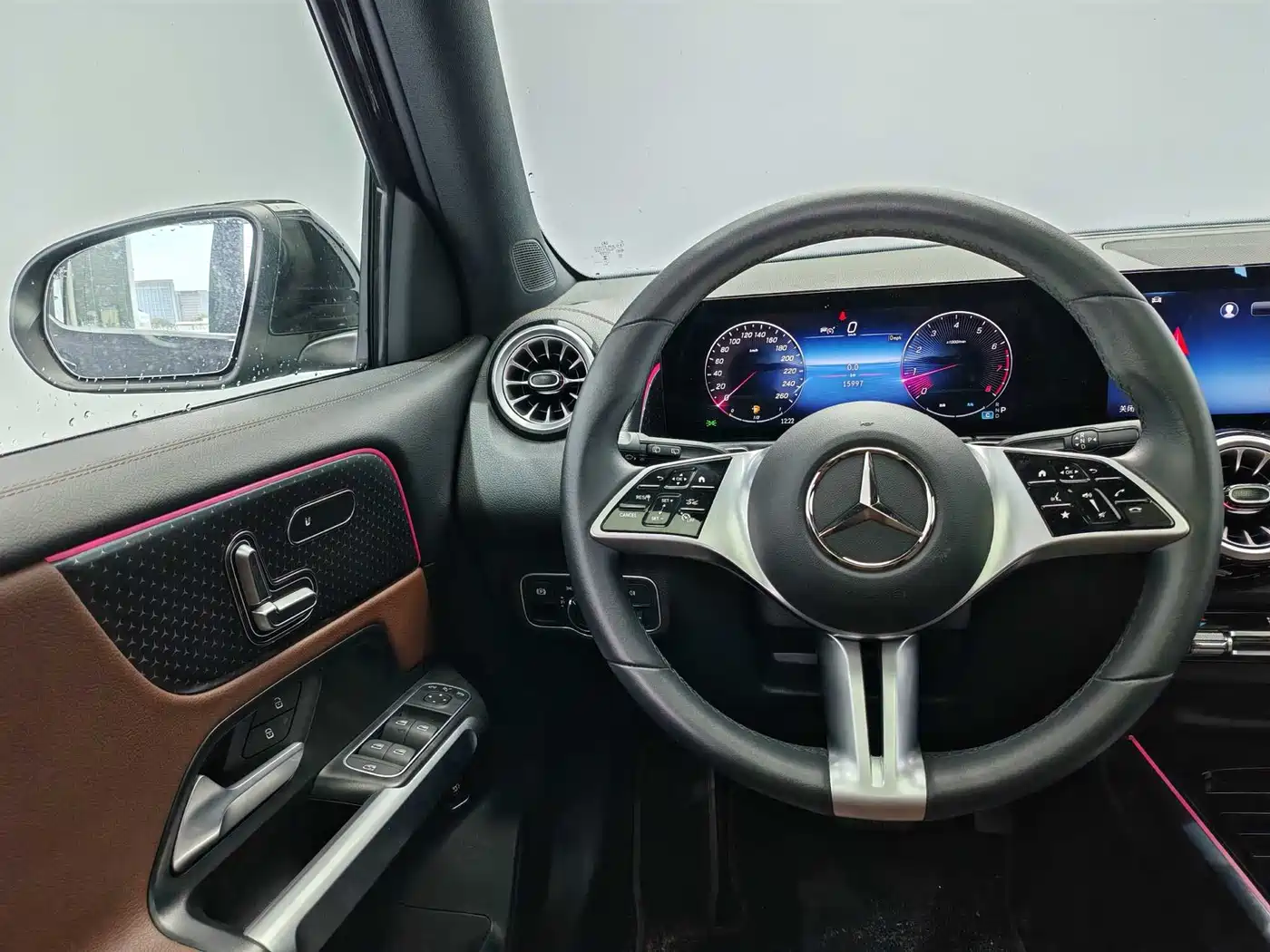 MERCEDES-BENZ GLB