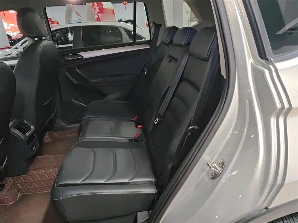 Volkswagen Tiguan L 2017 330TSI Automatic 2WD Luxury Edition фото 17