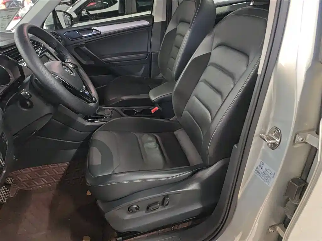 Volkswagen Tiguan L 2017 330TSI Automatic 2WD Luxury Edition фото 15