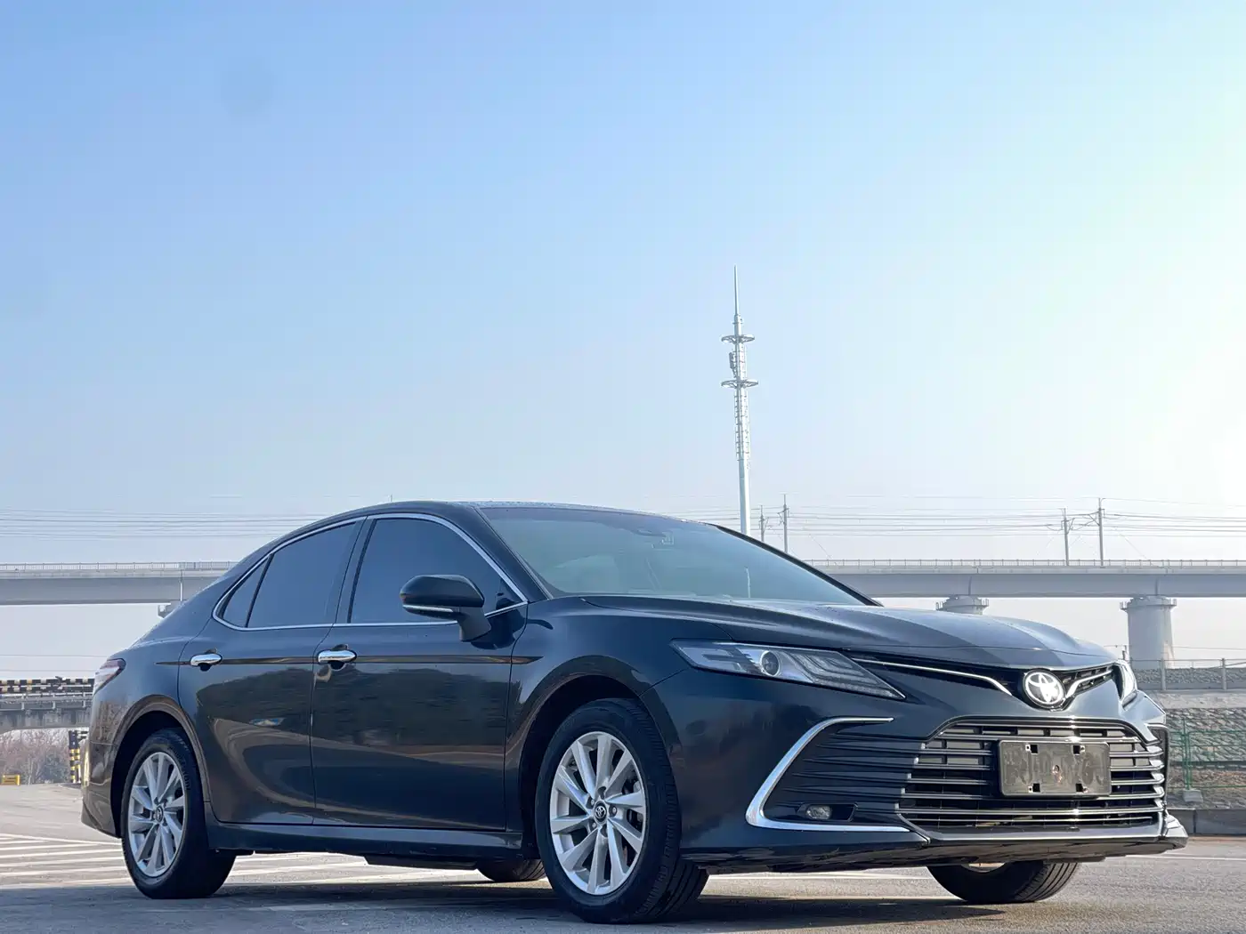 Toyota Camry 2023 2.0G Luxury Edition фото 3