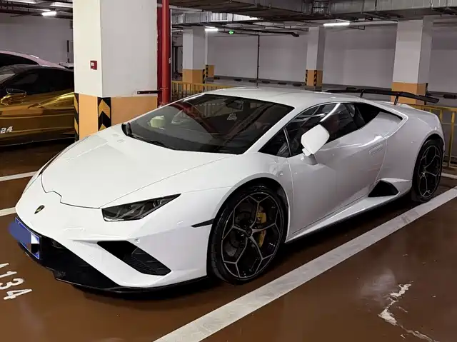 LAMBORGHINI HURACÁN