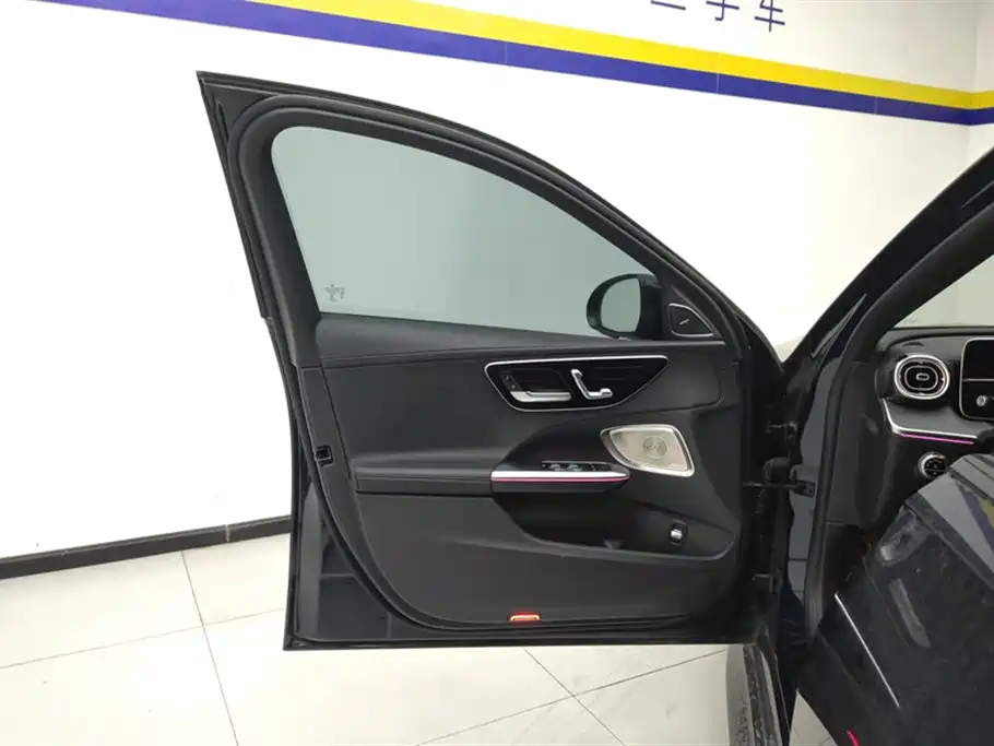 Mercedes-Benz C-Class 2023 Facelift C 260 L Night Sport Edition фото 7