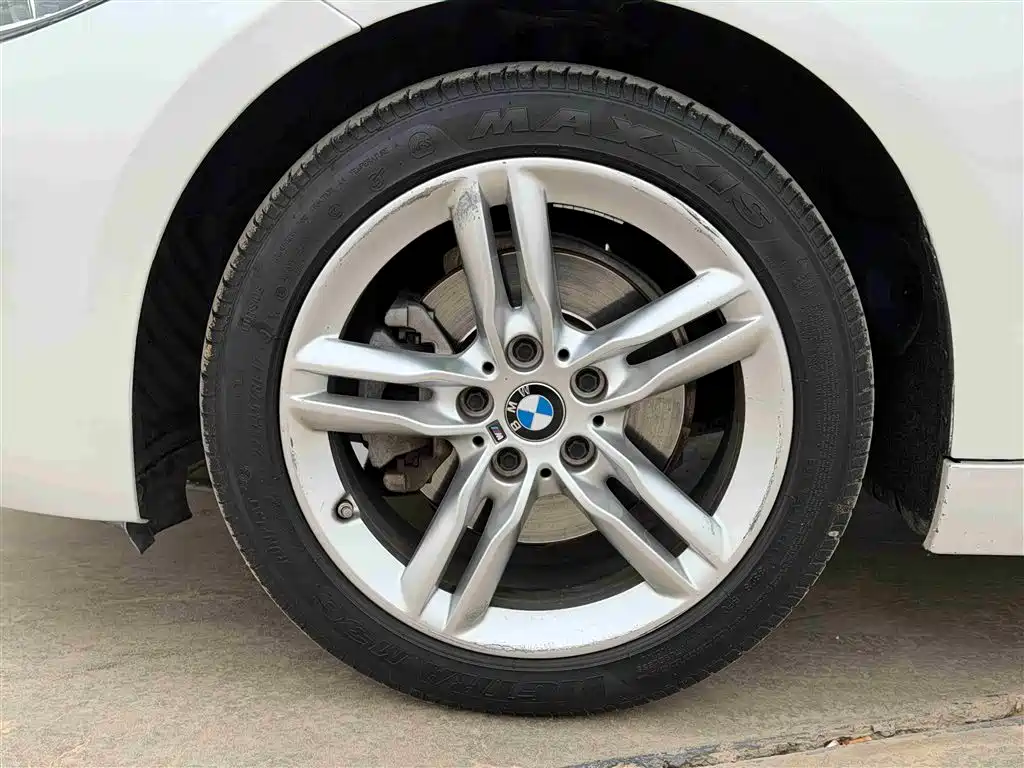 BMW 1 Series 2021 120i M Sport Shadow Edition фото 14