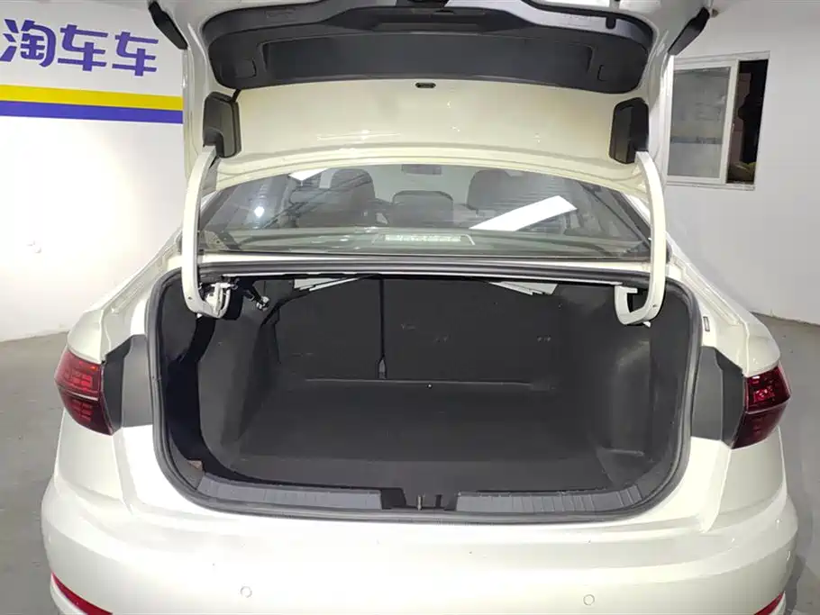 Volkswagen Sagitar 2021 200TSI DSG Comfort Smart Edition фото 4