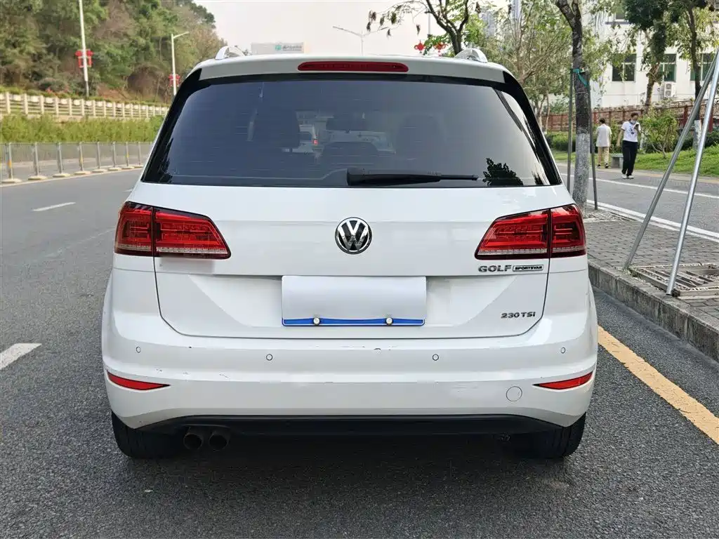 Volkswagen Golf Sportsvan 2016 230TSI Automatic Progressive фото 25