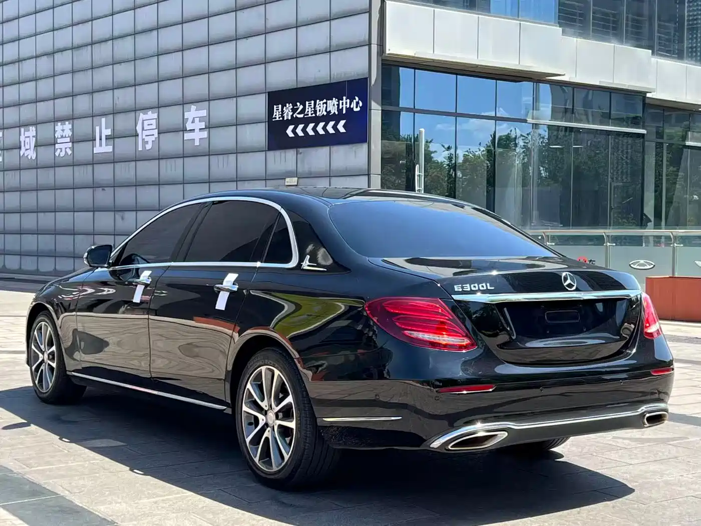 Mercedes-Benz E-Class 2016 E 300 L Fashion Type фото 6