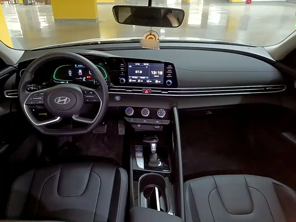 Hyundai Elantra 2026 2023 1.5L CVT GLX Elite Edition