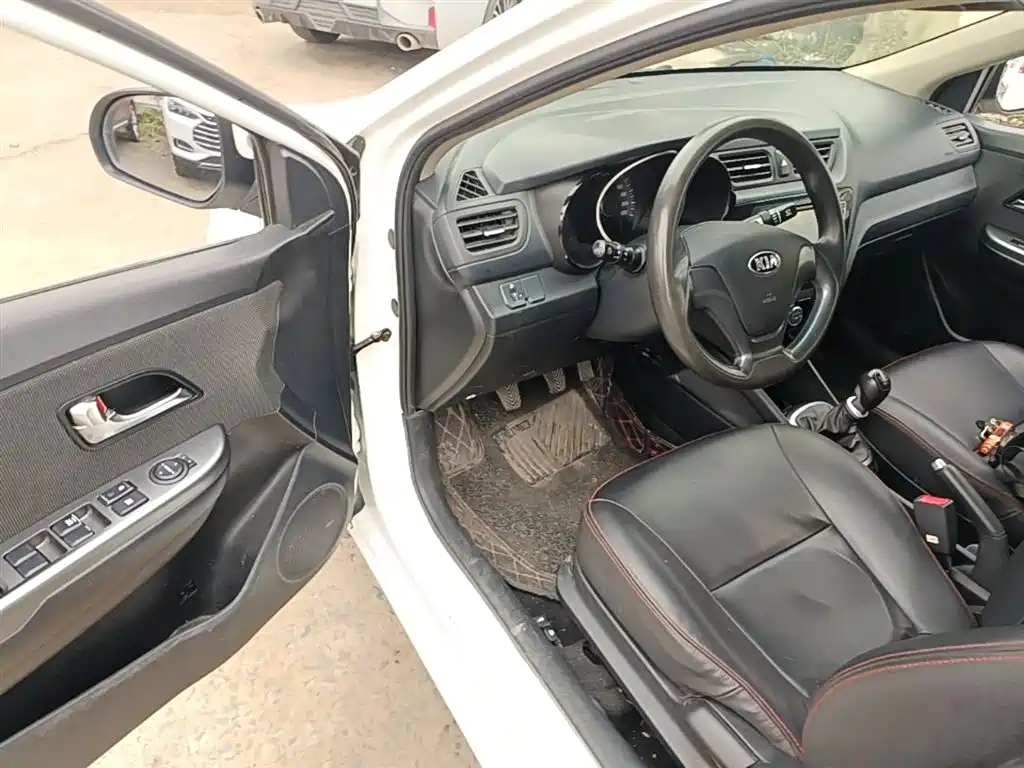 Kia K2 2015 Sedan 1.4L MT GLS фото 16