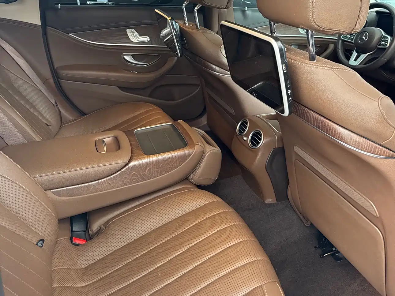 Mercedes-Benz E-Class 2020 Facelift E 300 L Exclusive фото 13