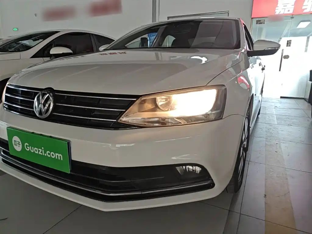 Volkswagen Sagitar 2018 1.6L Automatic Comfort фото 24