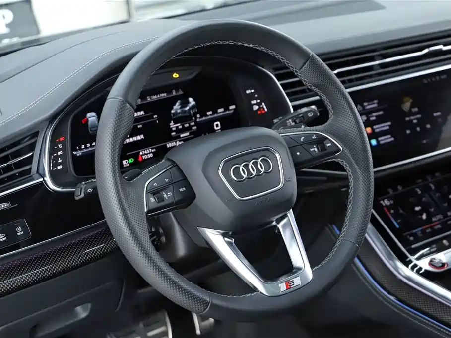 Audi SQ7 2024 4.0 TFSI Dark Knight Edition фото 13