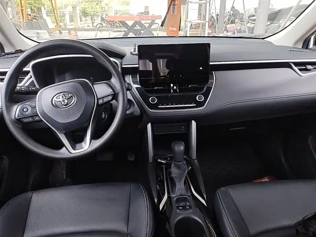 Toyota Frontlander 2024 2.0L CVT Elite Plus Edition фото 10