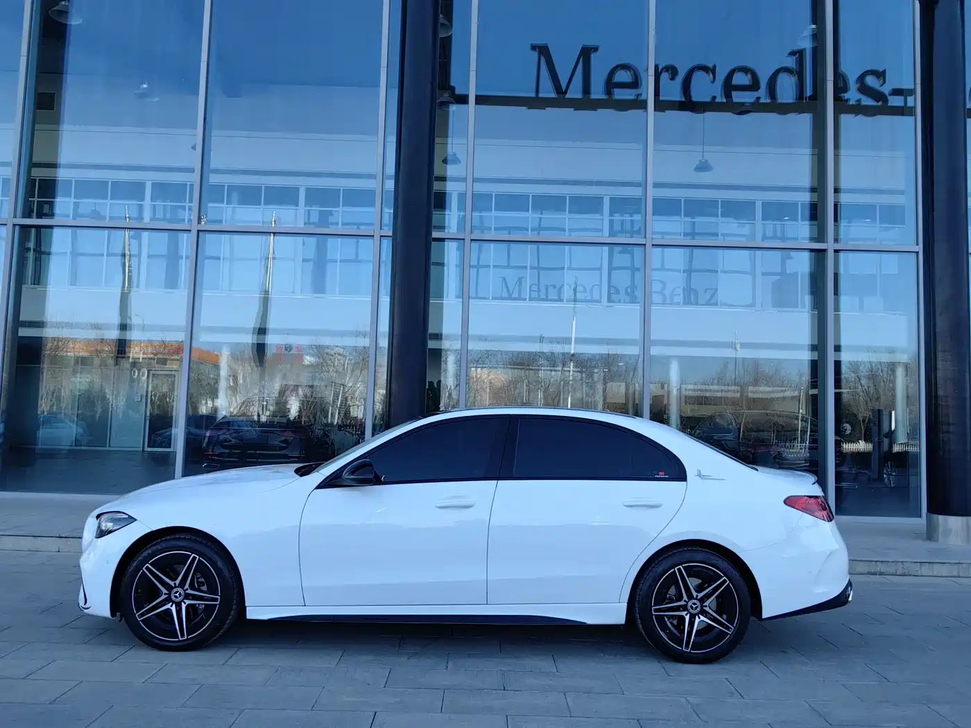Mercedes-Benz C-Class 2024 C 260 L Night Edition Sport фото 3