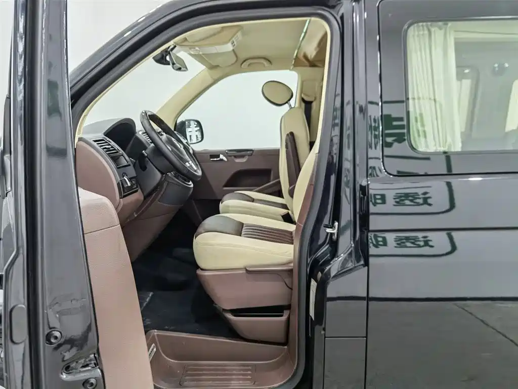 Volkswagen Caravelle 2015 2.0TSI 4WD Comfort фото 10