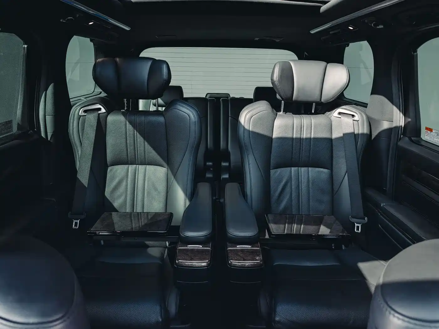 Toyota Alphard 2021 Hybrid 2.5L Premium фото 10
