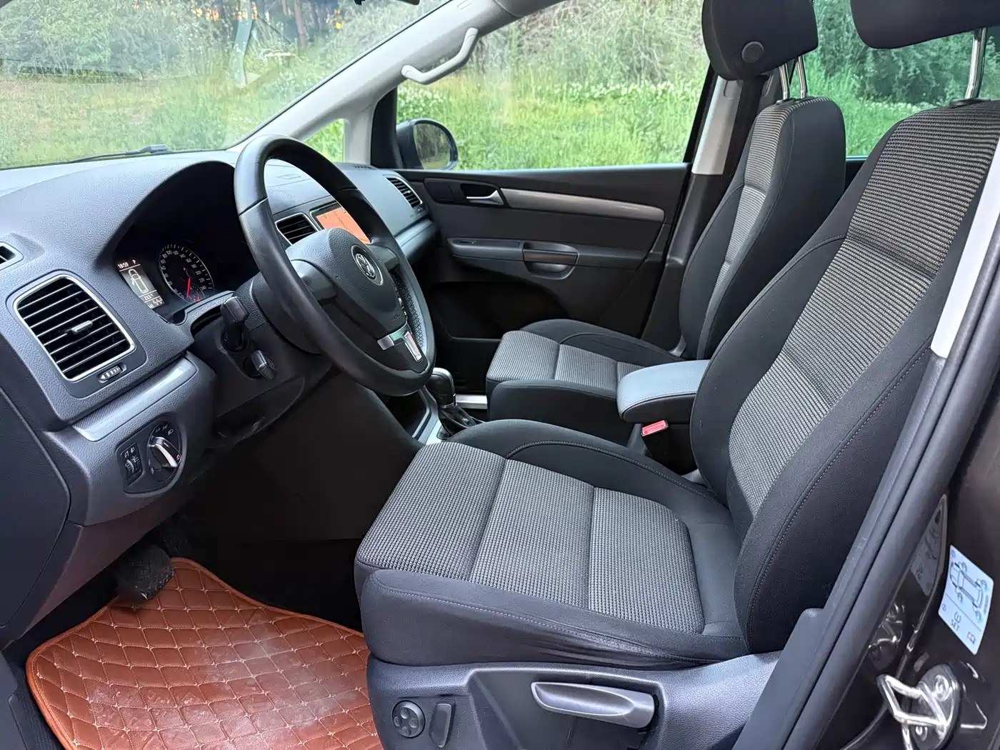 Volkswagen Sharan 2015 1.8TSI Comfort фото 5