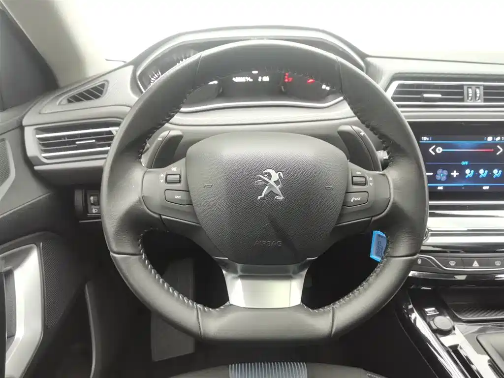 Peugeot 308 2019 230THP Automatic Luxury Edition China VI фото 11