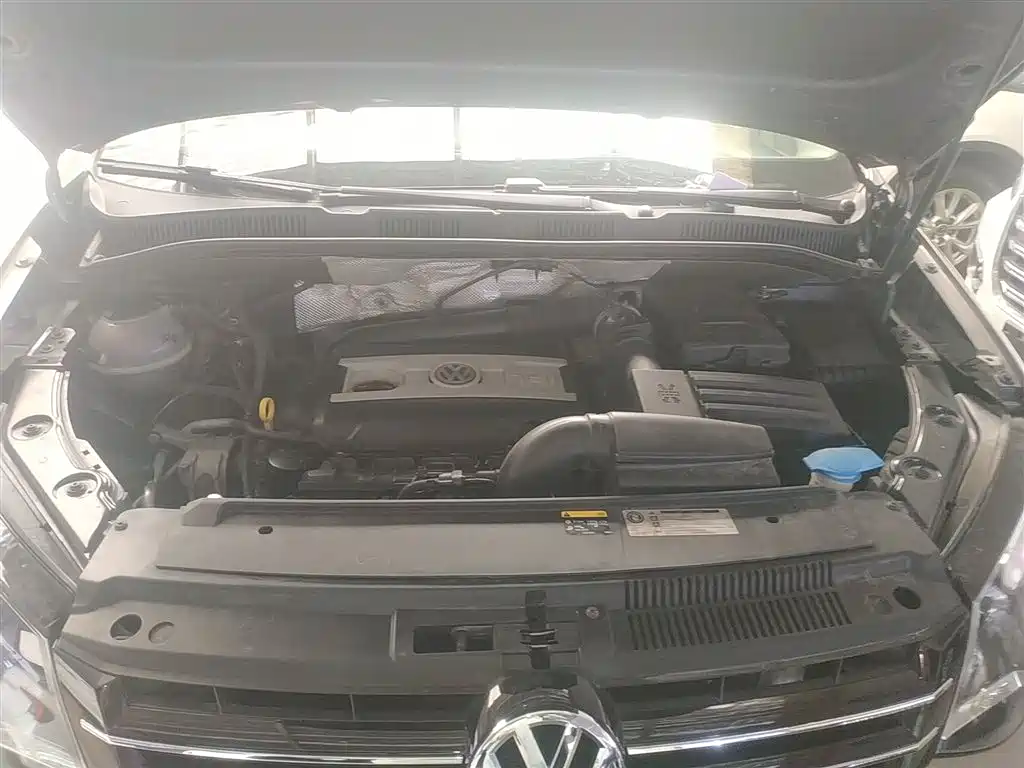 Volkswagen Sharan 2014 2.0TSI Comfort фото 20