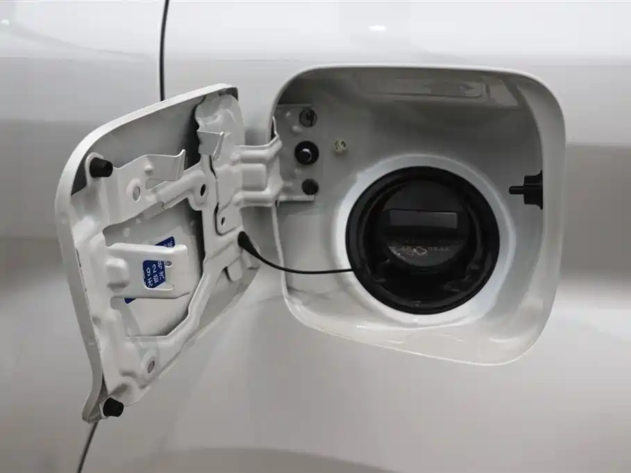 Toyota Granvia 2023 2.5L Hybrid Luxury Edition фото 28