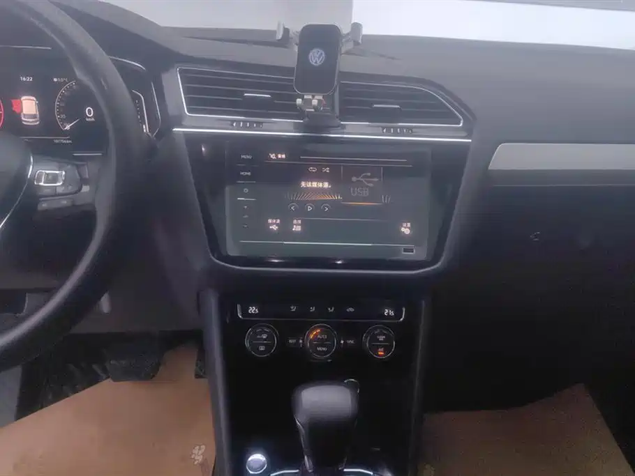 Volkswagen Tiguan L 2021 330TSI Automatic 2WD Smart фото 13