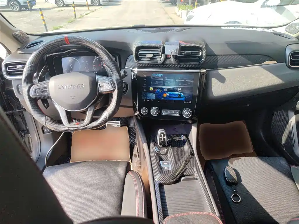 Lynk & Co 02 2018 1.5T DCT 2WD Power Pro Edition China V фото 10