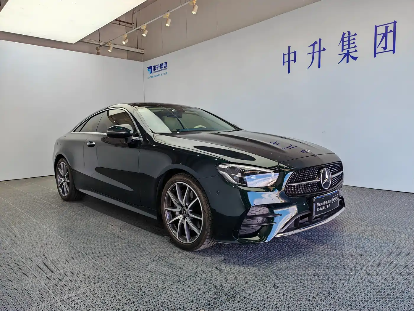 Mercedes-Benz E-Class (Import) 2023 E 260 Coupe фото 3