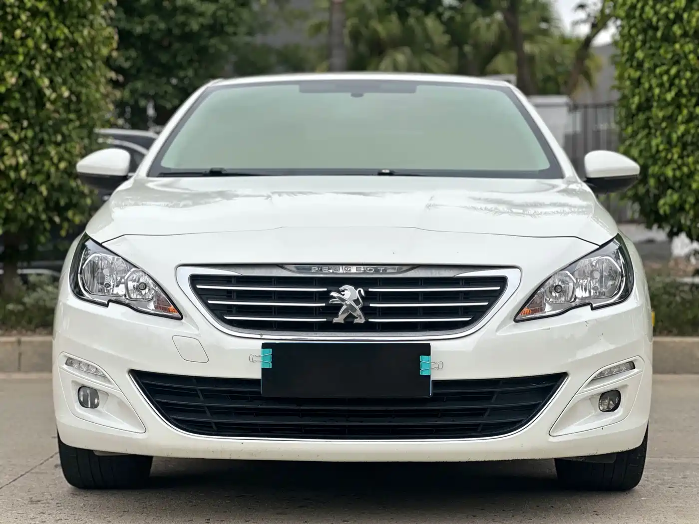 Peugeot 408 2016 1.6T Automatic Luxury Edition фото 2
