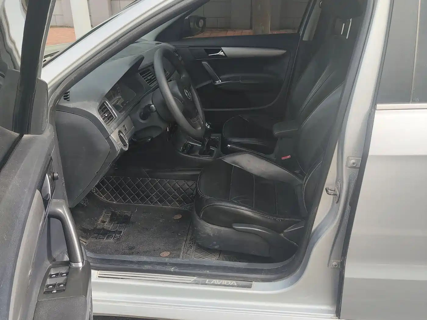 Volkswagen Lavida 2013 Facelift 1.4TSI Manual Comfort фото 6