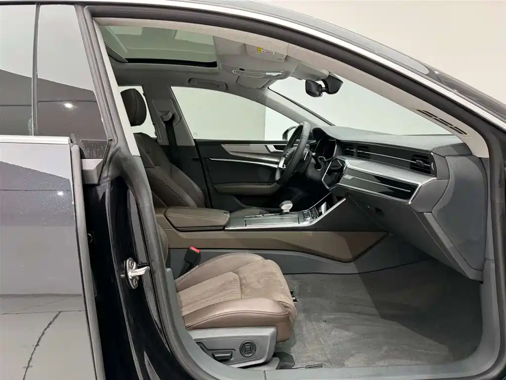 Audi A7L 2022 45 TFSI S-line Future Dream Edition фото 19